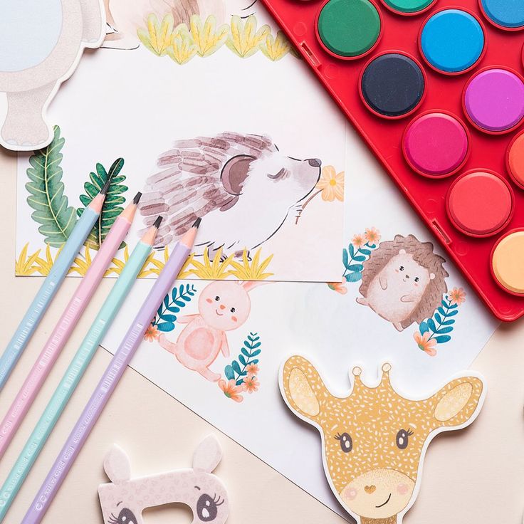 🎨🦒 Con lápices, acuarelas y una dosis de…